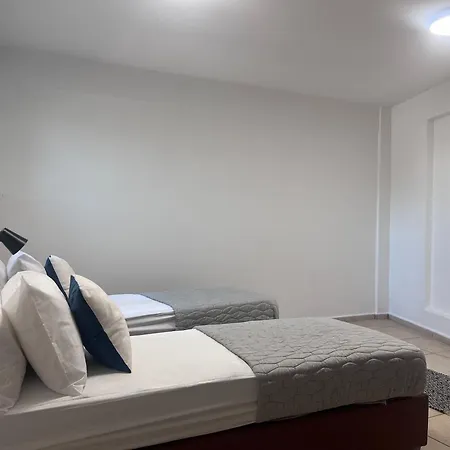 Phaedrus Living Hoopoe Residencies 001 شقة